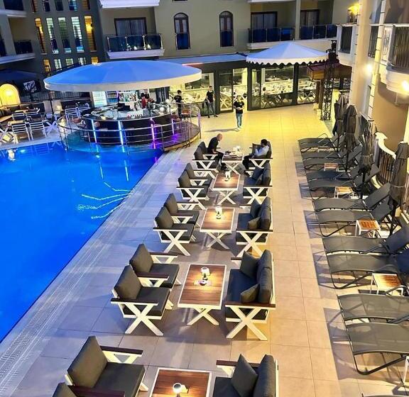Club Karakas Apart Otel