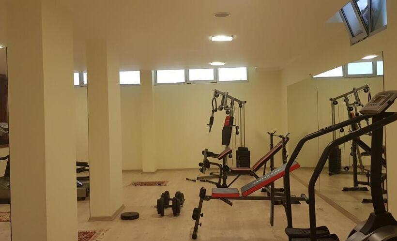 Club Karakas Apart Otel