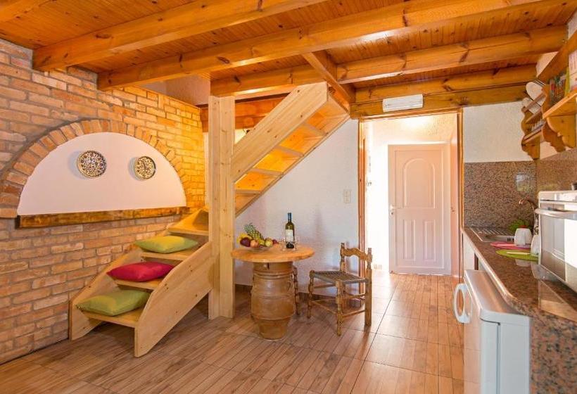 Elefteria Apts & Suites