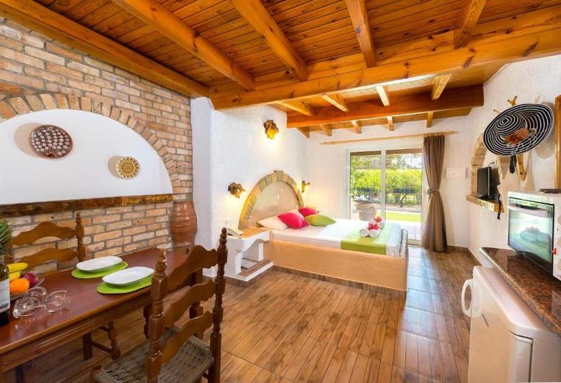 Elefteria Apts & Suites