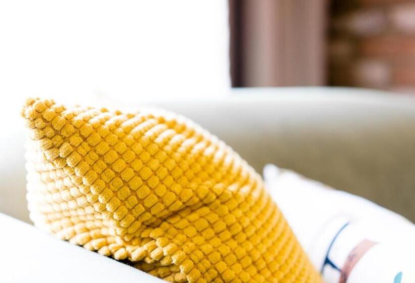 Farnham Court Motel And Restaurant