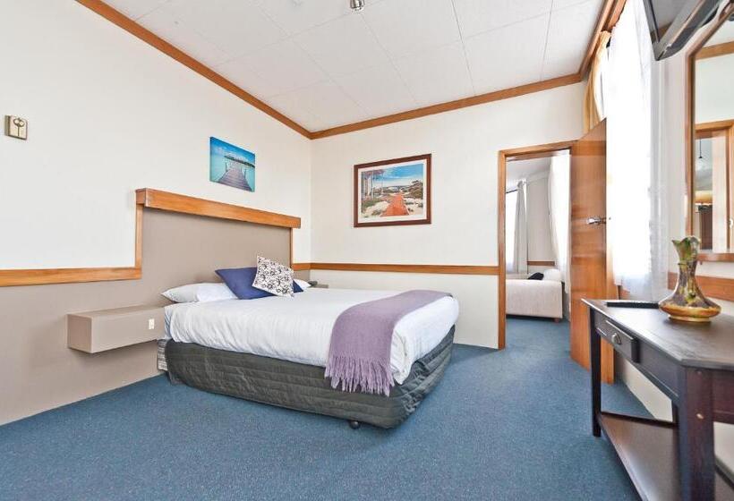 The Grand Hotel Wanganui