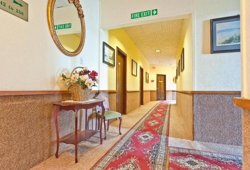 The Grand Hotel Wanganui