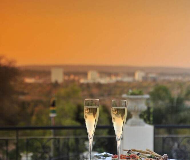 Отель 131 On Herbert Baker Boutique