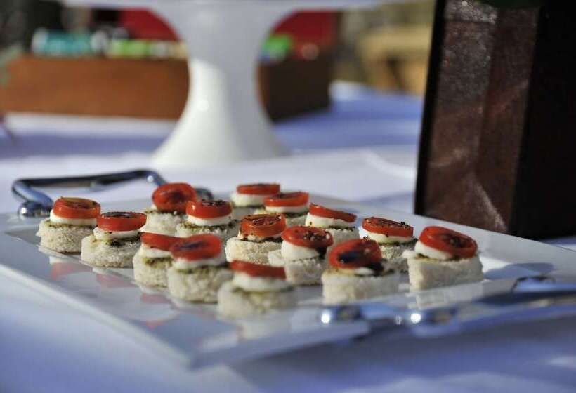 Отель 131 On Herbert Baker Boutique