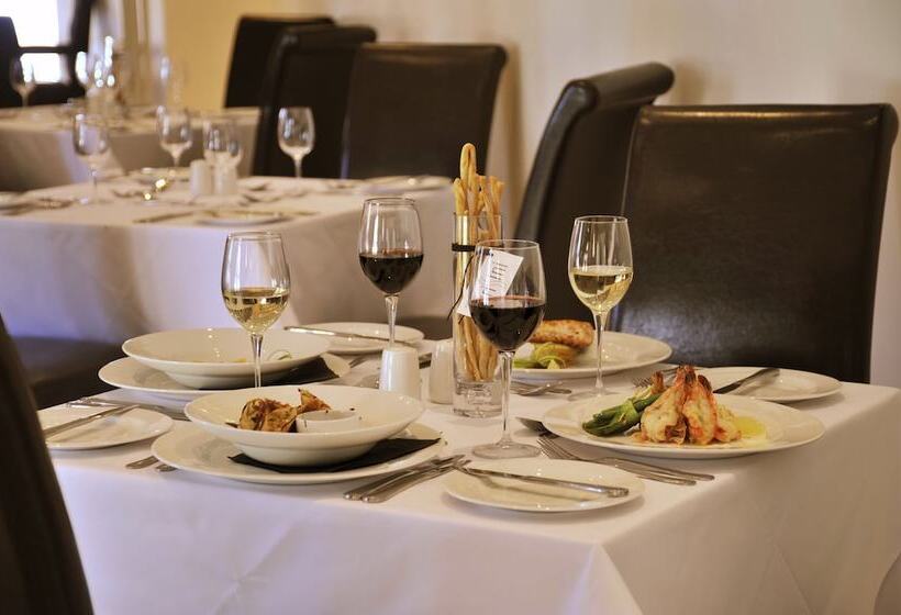 Отель 131 On Herbert Baker Boutique