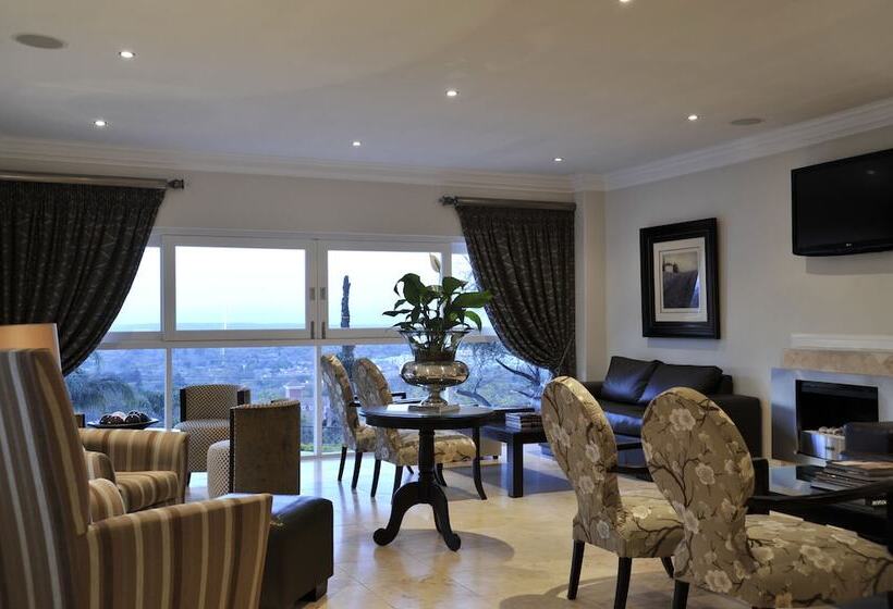 Отель 131 On Herbert Baker Boutique