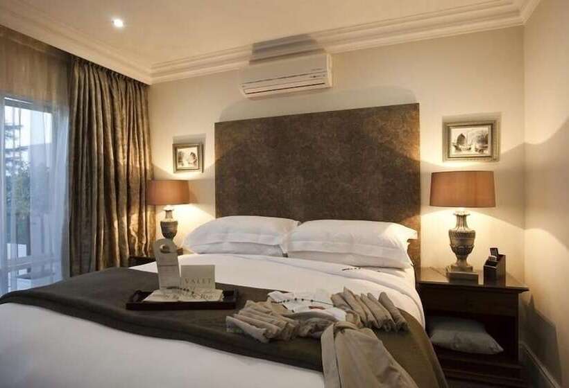 Отель 131 On Herbert Baker Boutique