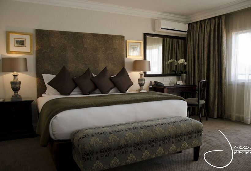 Отель 131 On Herbert Baker Boutique