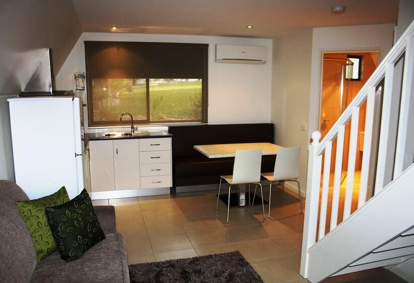 فندق A Line Holiday Park