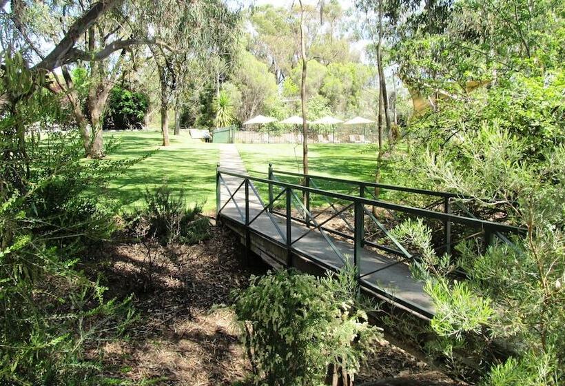 فندق A Line Holiday Park