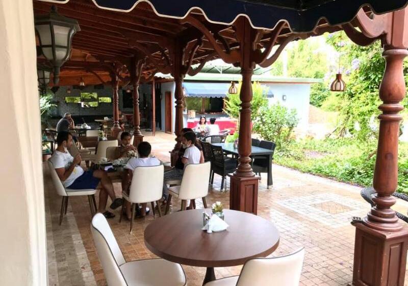 בית מלון כפרי Akkent Garden