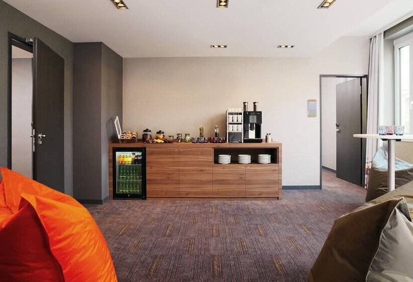 Отель Aloft München