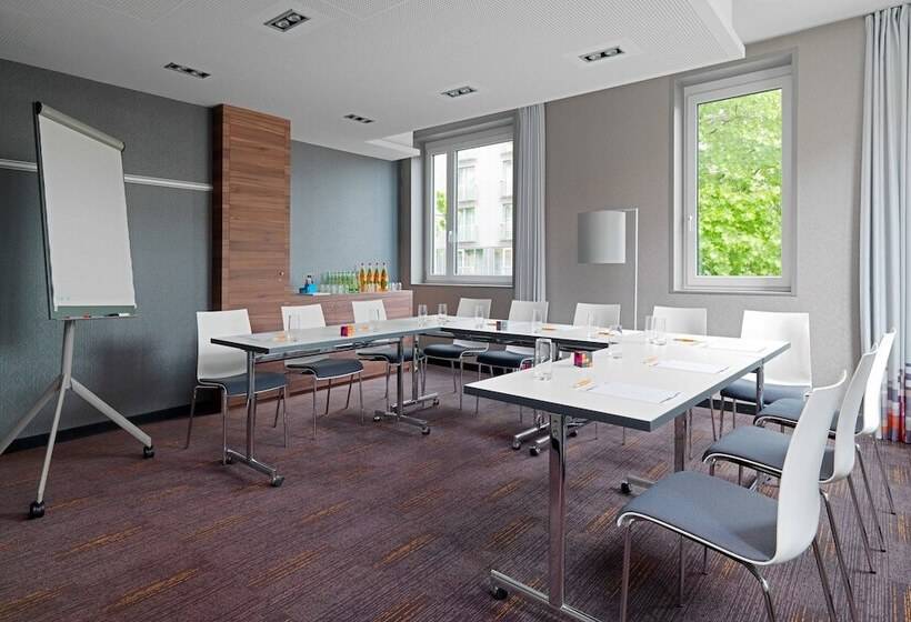 Отель Aloft München