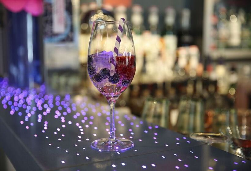 Отель Aloft München