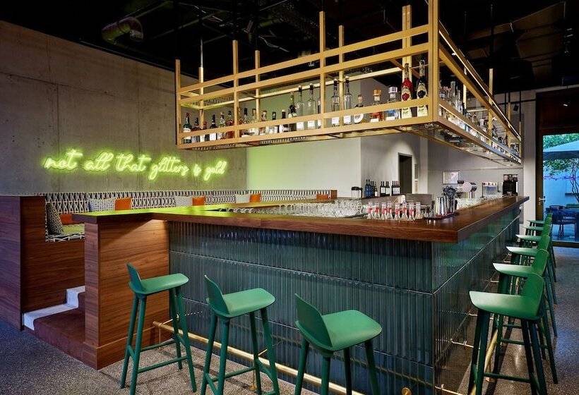 Отель Aloft München