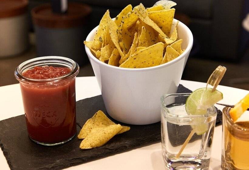 Отель Aloft München