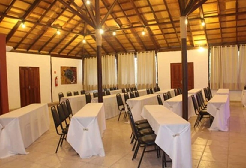 בית מלון כפרי Amazon Ecopark Jungle Lodge