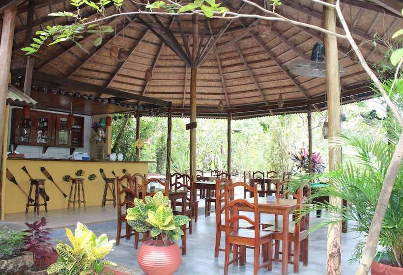 בית מלון כפרי Amazon Ecopark Jungle Lodge