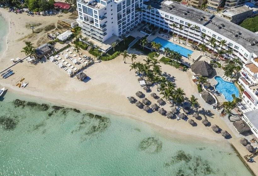 هتل Hamaca Beach