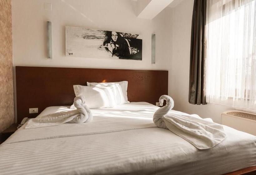 هتل Centrum Prizren