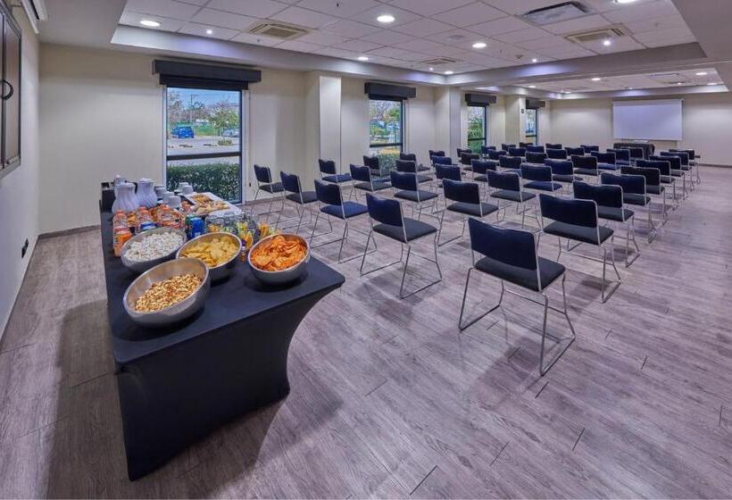 ホテル City Express By Marriott Salamanca