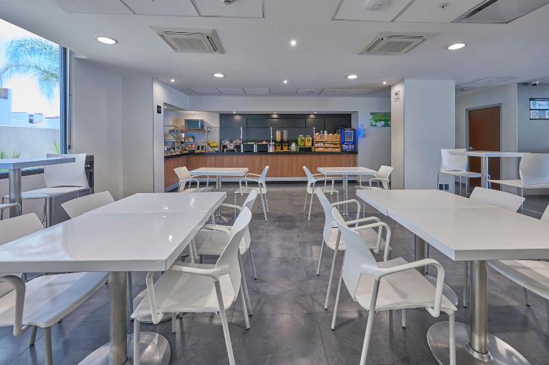 ホテル City Express By Marriott Salamanca