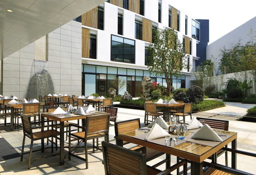 ホテル Crowne Plaza Huangshan Taiping Lake, An Ihg