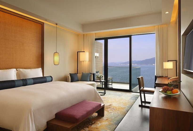 ホテル Crowne Plaza Huangshan Taiping Lake, An Ihg