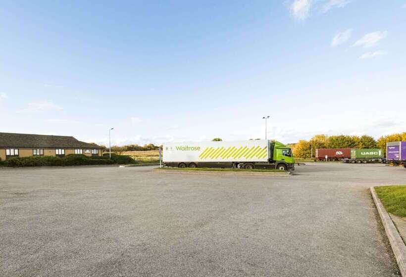 בית מלון כפרי Days Inn Sutton Scotney North