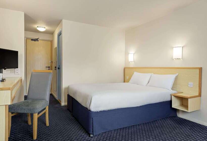 בית מלון כפרי Days Inn Sutton Scotney North