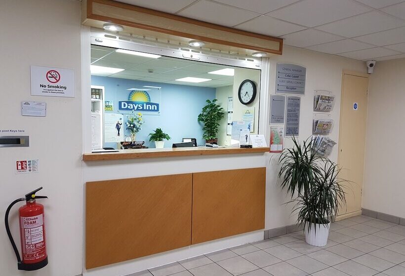 בית מלון כפרי Days Inn Sutton Scotney North