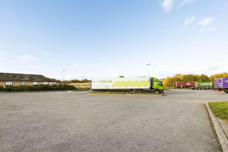 בית מלון כפרי Days Inn Sutton Scotney North