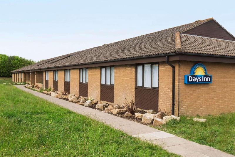 בית מלון כפרי Days Inn Sutton Scotney North