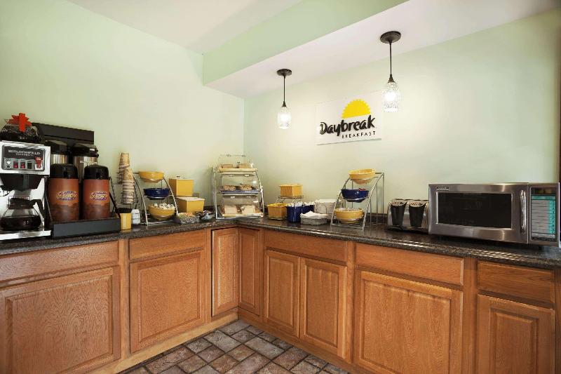 בית מלון כפרי Days Inn Sutton Scotney North