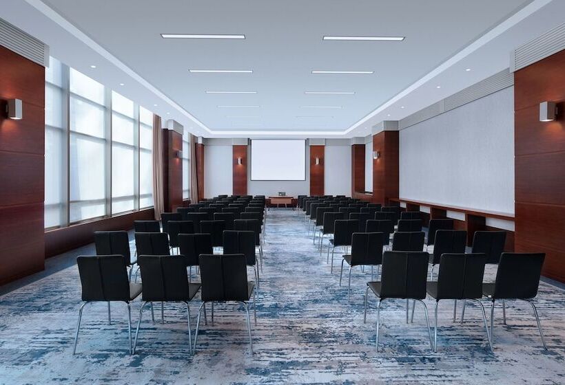 Delta Hotels By Marriott Istanbul Levent