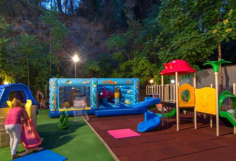 ホテル Frontzu Politia