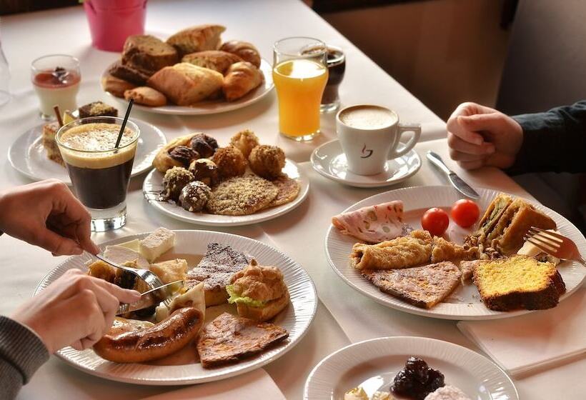 ホテル Frontzu Politia