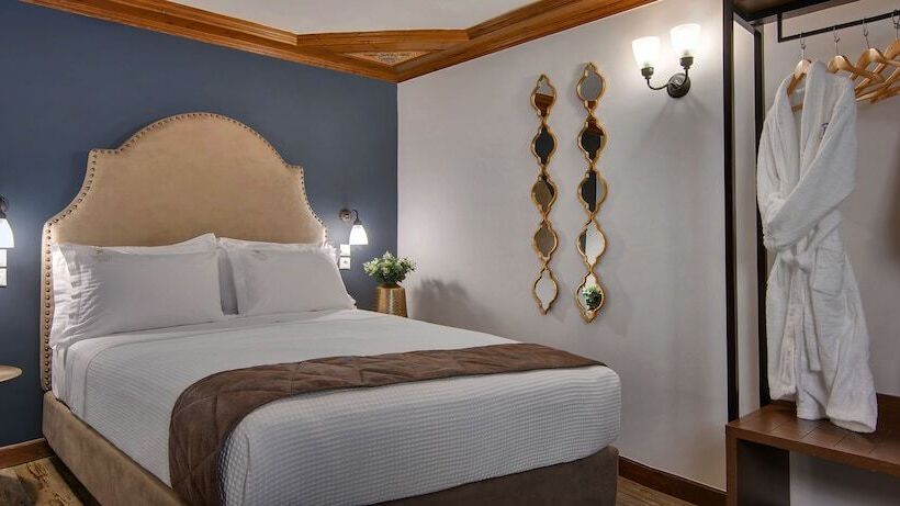 ホテル Frontzu Politia