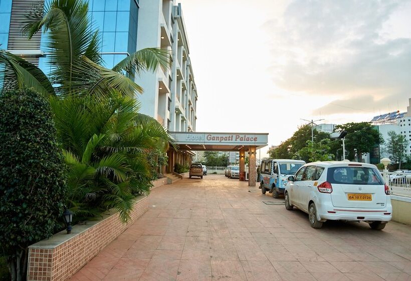 호텔 Ganpati Palace Shirdi Newly Renovated