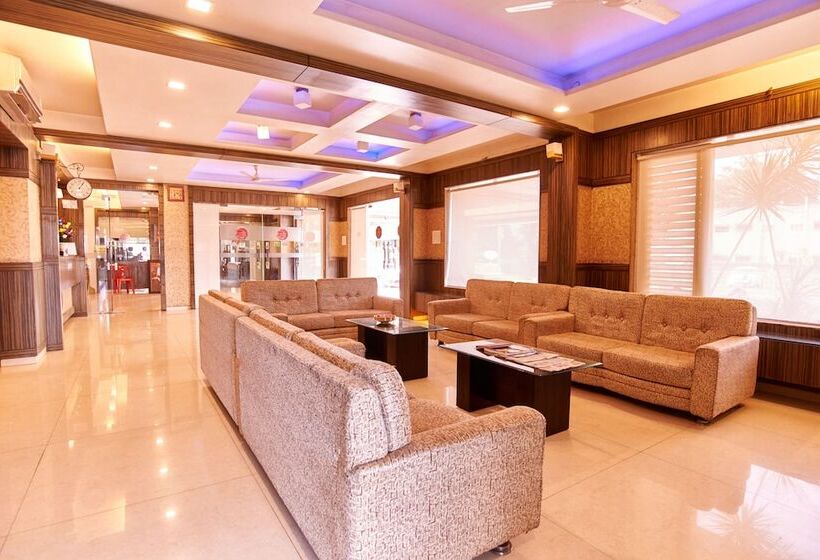 호텔 Ganpati Palace Shirdi Newly Renovated