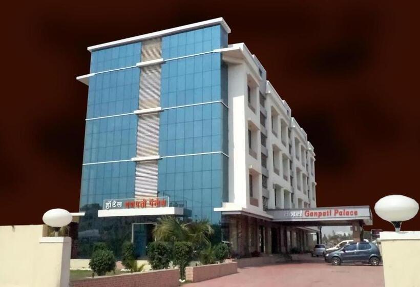 호텔 Ganpati Palace Shirdi Newly Renovated