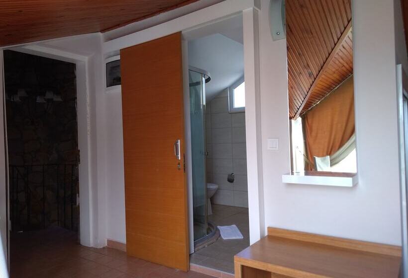 בית מלון כפרי Göcek Opera