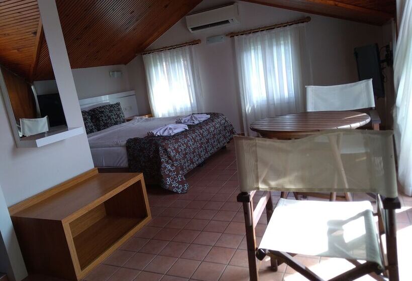 בית מלון כפרי Göcek Opera