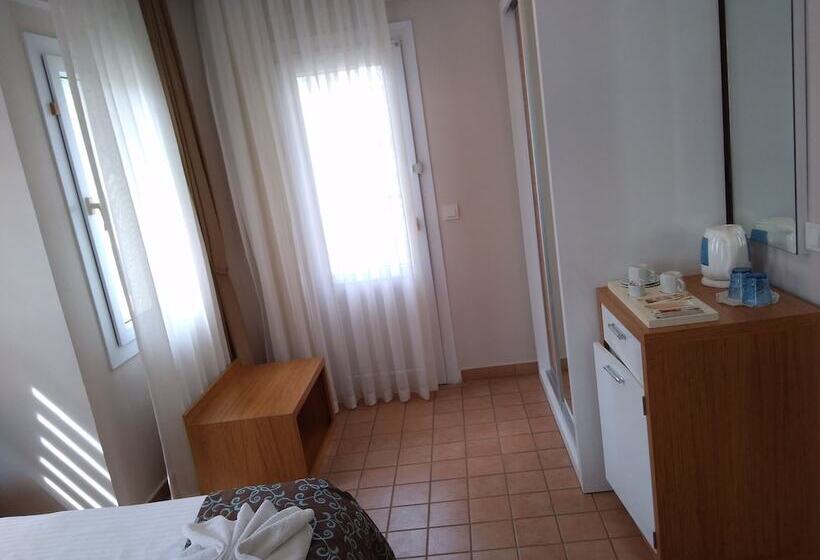 בית מלון כפרי Göcek Opera