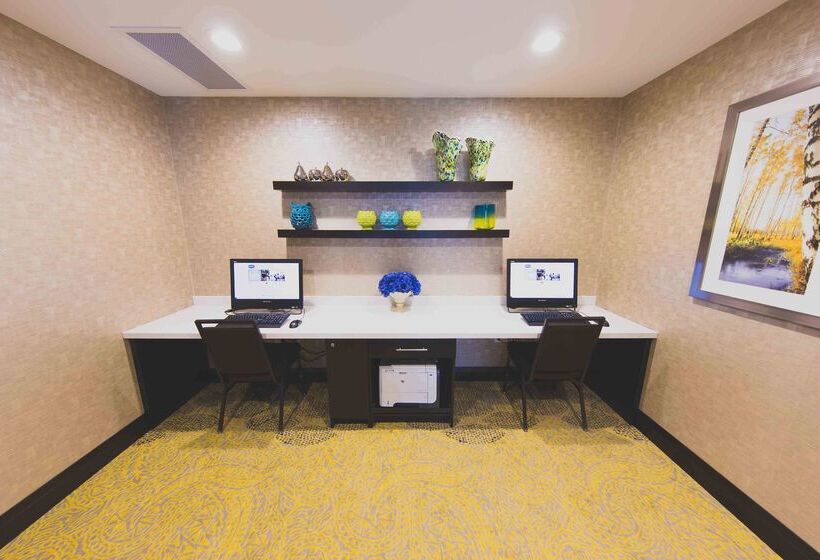 فندق Hampton Inn & Suites By Hilton Bolton