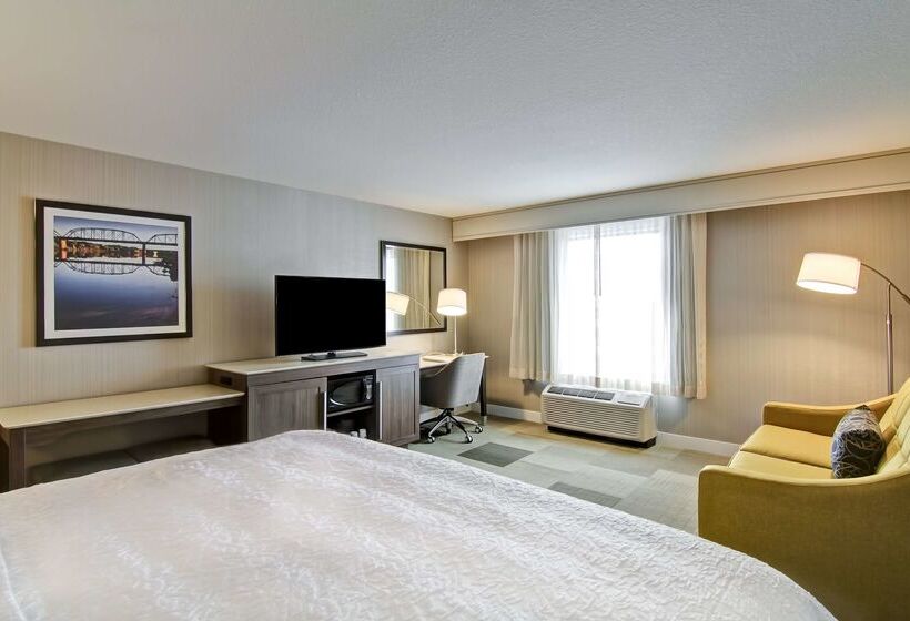فندق Hampton Inn & Suites By Hilton Saskatoon Airport
