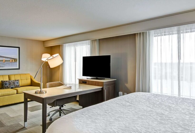 ホテル Hampton Inn & Suites By Hilton Saskatoon Airport