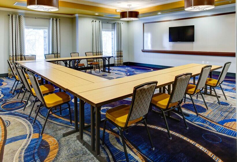 هتل Hampton Inn & Suites Columbus