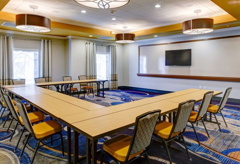 هتل Hampton Inn & Suites Columbus